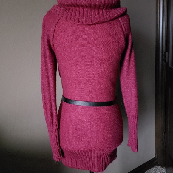 Tunic sweater by Wet Seal - Picture 3 of 4